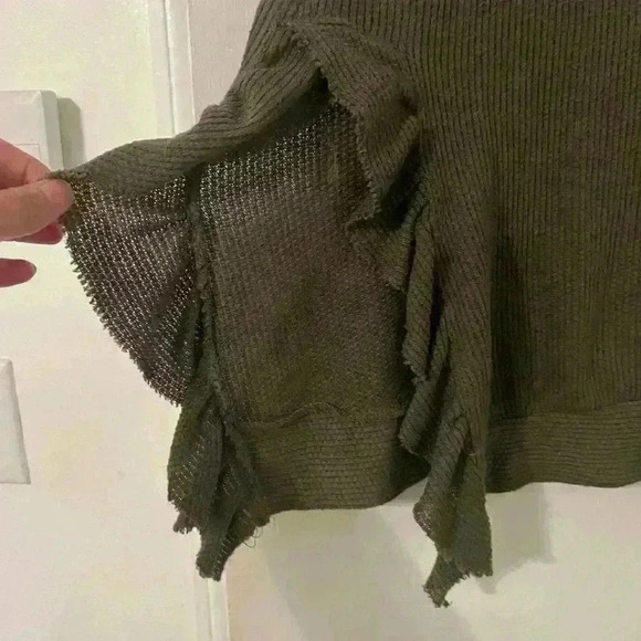 Beautiful olive green top with side splits and ruffles boho beautiful M (F137) - Picture 4 of 5